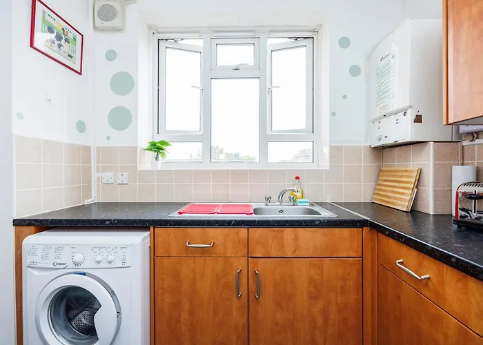 Spacious 2-Bedroom Apartment With Terrace, Garden Views & Free Wifi Near Olympic Stadium
